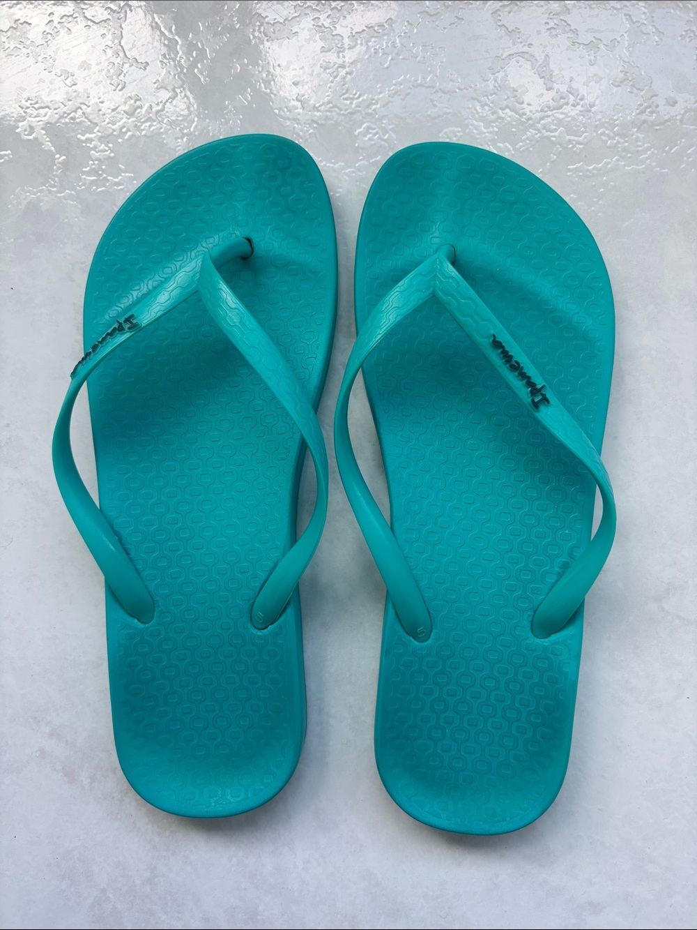 Ipanema x Shakira Ana Flip Flop Sandals Size 6